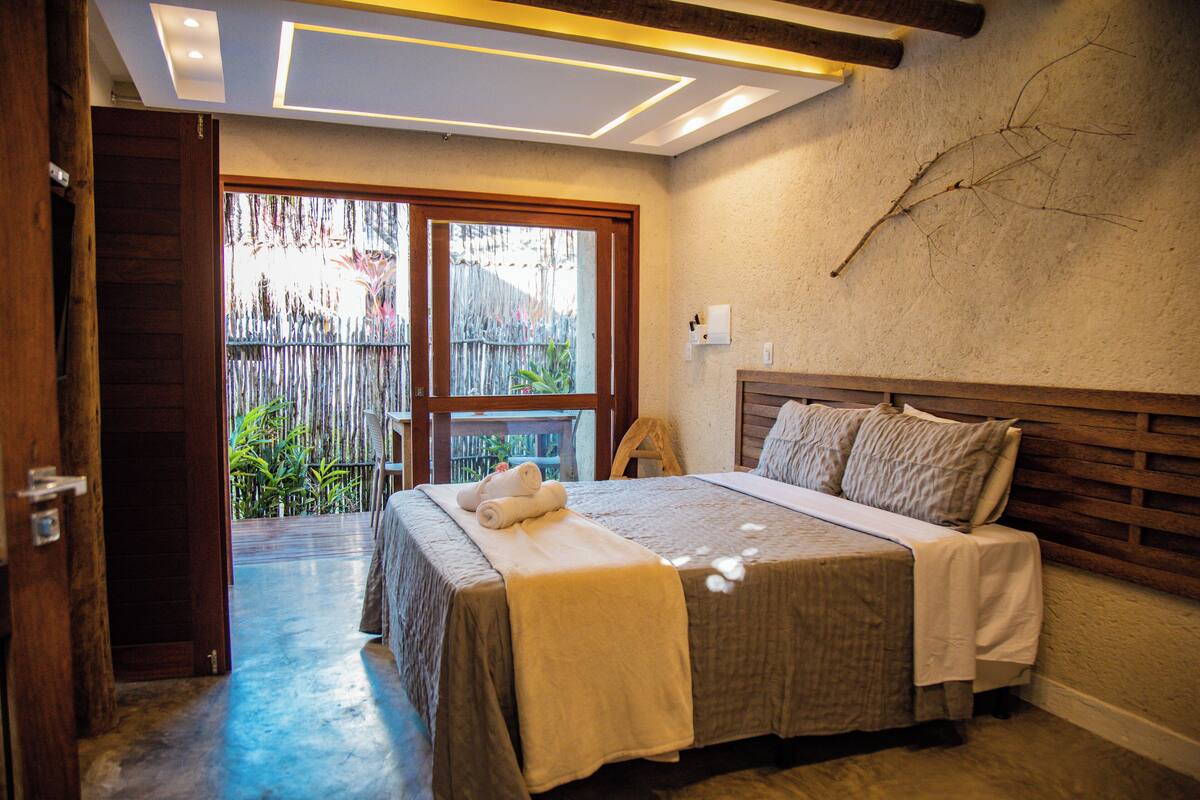 Habitación estándar, piscina privada, vistas a la piscina | Wifi gratis, decoración individual, mobiliario individual y ropa de cama