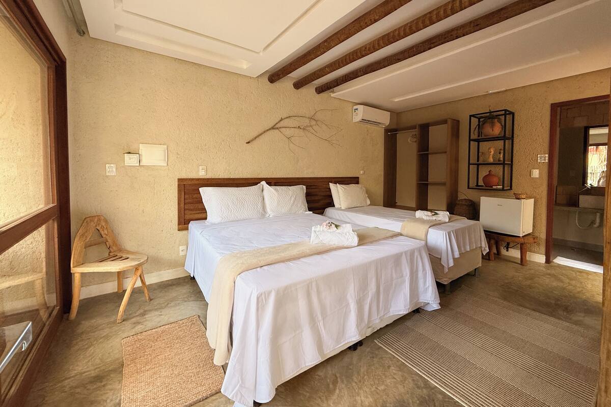 Habitación Premium, piscina privada, vistas a la piscina | Wifi gratis, decoración individual, mobiliario individual y ropa de cama
