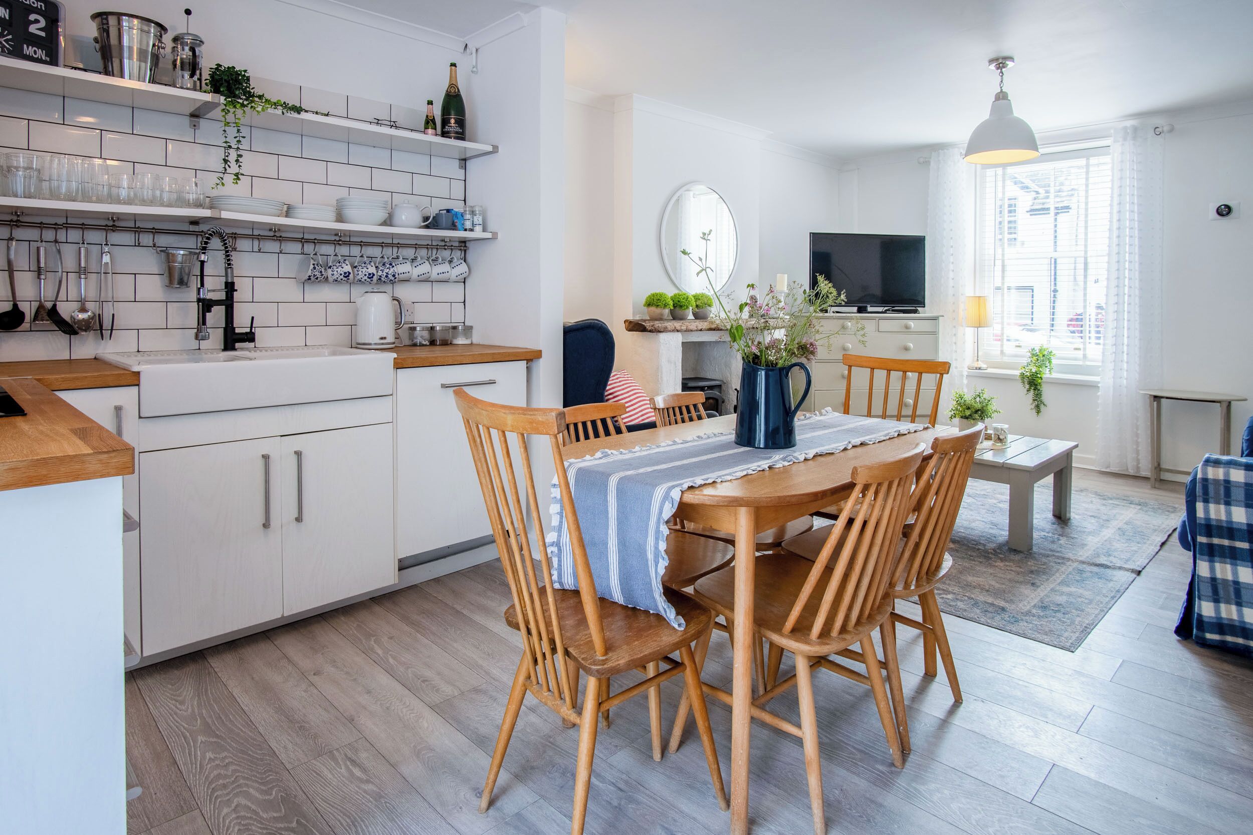 Cottage (3 Bedrooms) | Private kitchen | Microwave, oven, stovetop, dishwasher