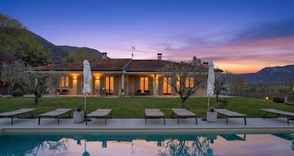 Regarda - "Villa Ida, Rodole Einheit" mit Stil und Liebe eingerichtet, mit Pool und Klimaanlage
