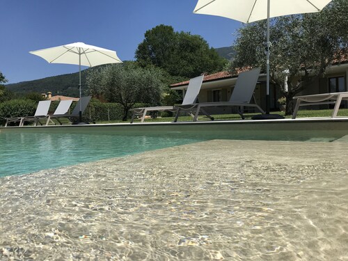 Regarda - "Villa Ida, Giarole unit" with pool and air conditioning