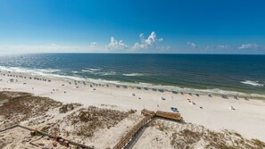Condo, 2 quartos | Praia | Na praia