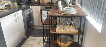 Cute+ Cozy Guesthouse for 2 + secure off-road -parking