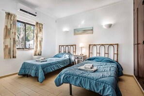 4 عدّة غرف نوم وواي فاي وملاءات أسرّة