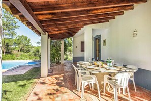 Outdoor dining - Casa Carmen - Four Bedroom Villa, Sleeps 8 (Lagoa)