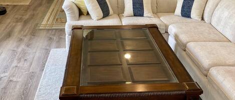 Smart TV, chimenea, reproductor de DVD, estéreo