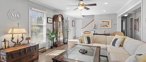 Smart TV, fireplace, DVD player, stereo