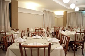Free daily buffet breakfast - Hotel Linhatur (Linhares)