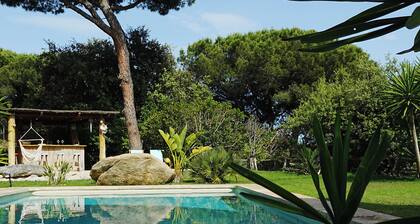 Nature Cabin on private estate and Coast Barcelona with Wellness.