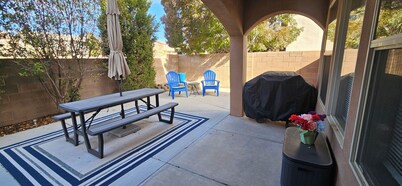 New listed home near Balloon Fiesta Park!! Sleeps 10!