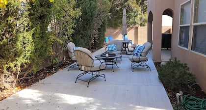 New listed home near Balloon Fiesta Park!! Sleeps 10!