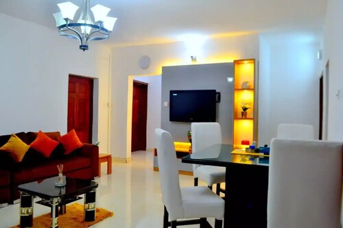 Ekem's Place Ogba ...luxury, Serenity, Security