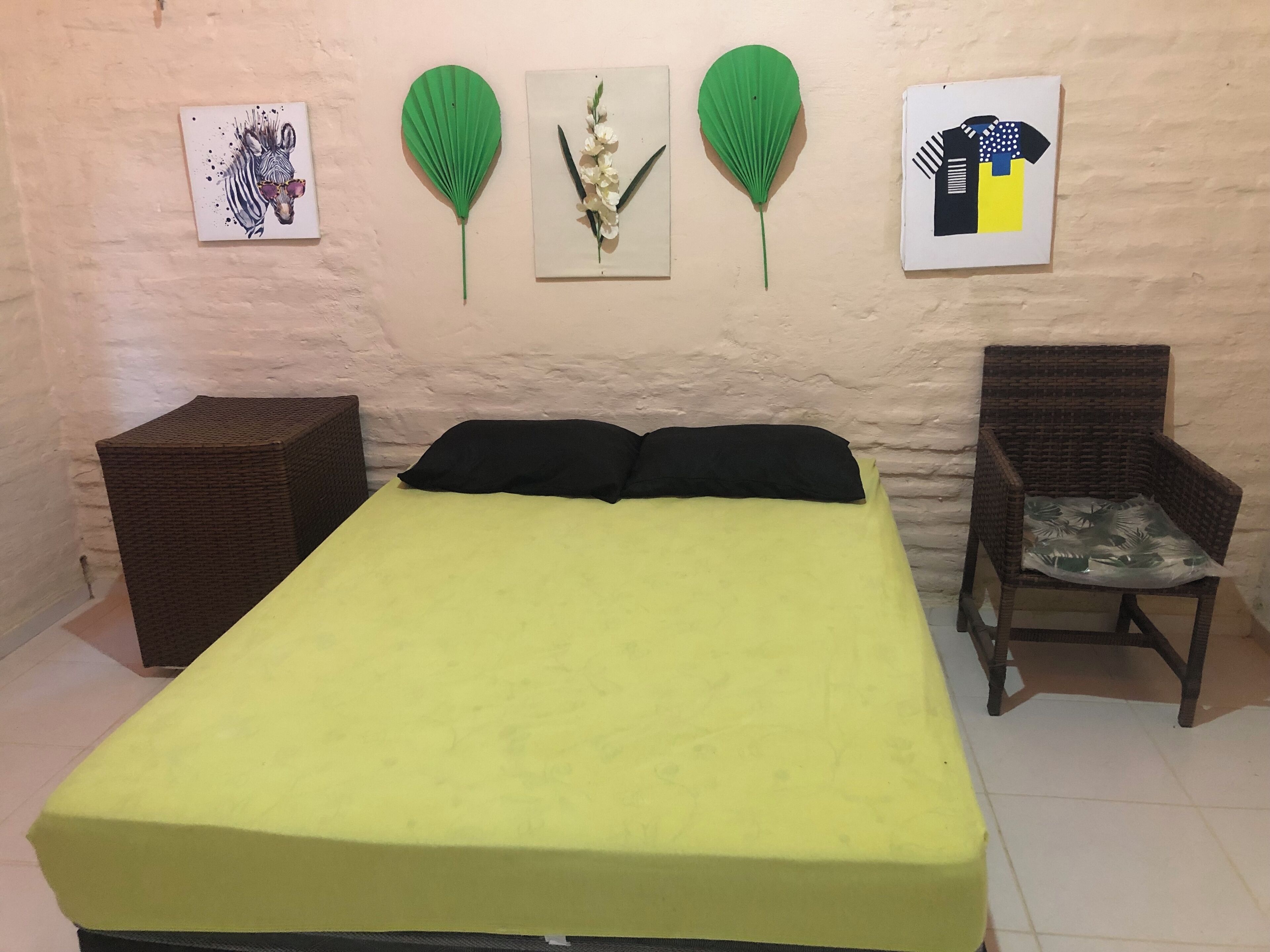 6 quartos, Wi-Fi de cortesia