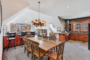 Condo (3 Bedroom Condo on Main Street in Bre) | Exterior