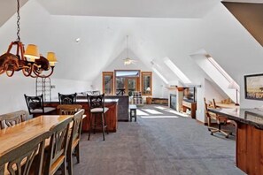 Condo (3 Bedroom Condo on Main Street in Bre) | Exterior