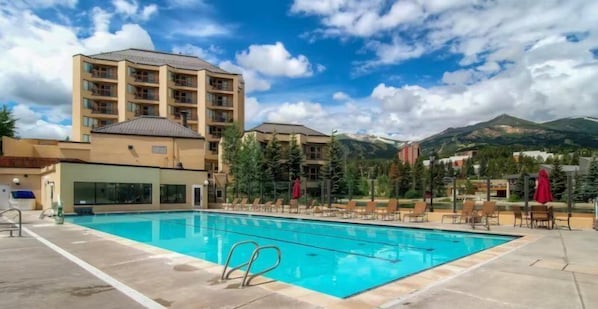 Condo (2 Bedroom Luxury Condo on Main Street) | Exterior
