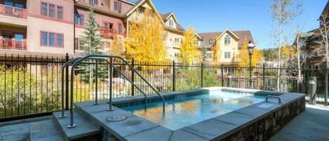 Condo (2 Bedroom Luxury Condo on Main Street) | Exterior