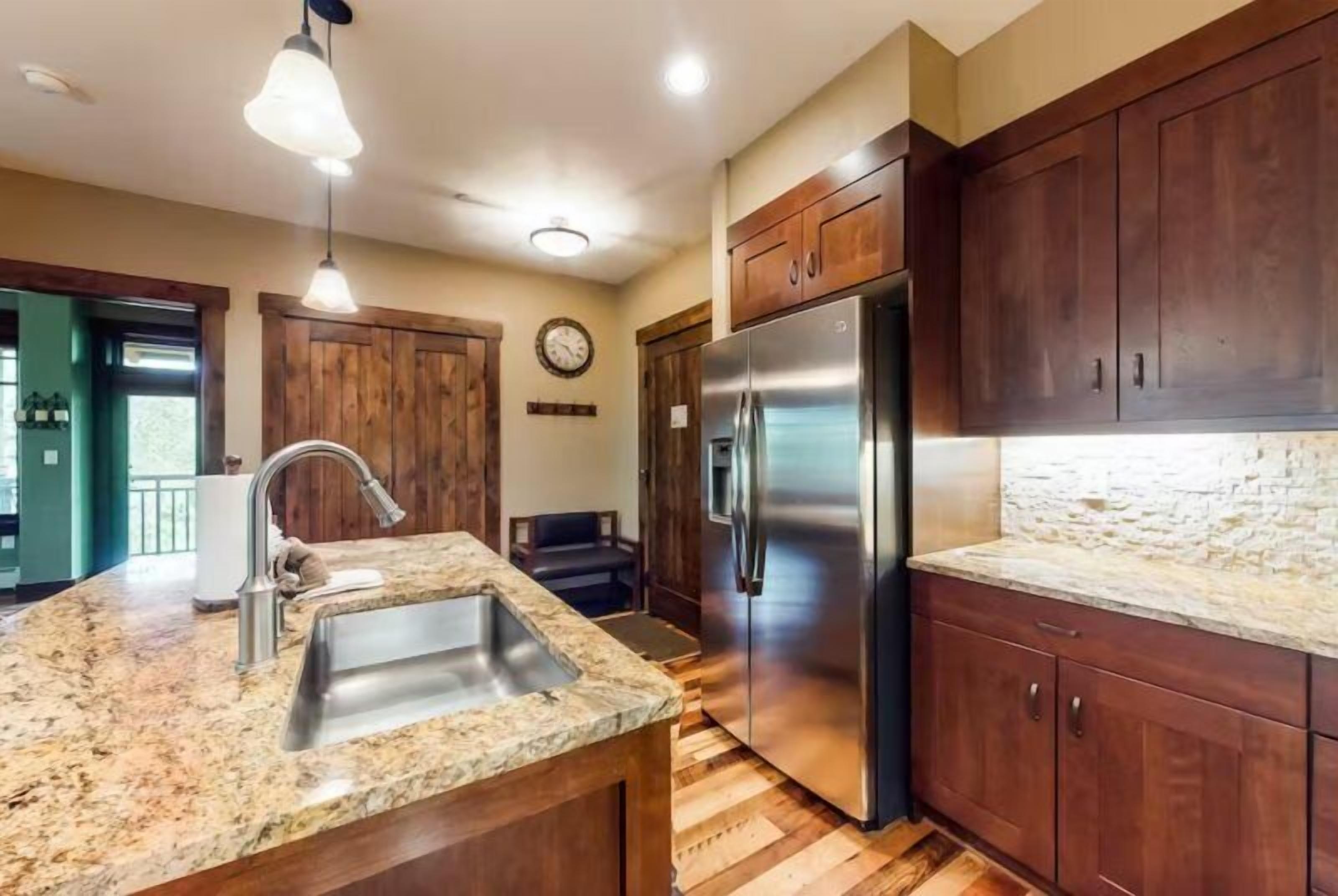 Condo (2 Bedroom Luxury Condo on Main Street) | Exterior