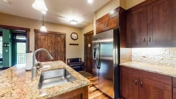 Condo (2 Bedroom Luxury Condo on Main Street) | Exterior