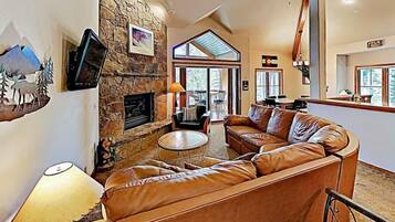 Condo (Peak 8, Spacious 2 Bedroom Rental - h) | Exterior