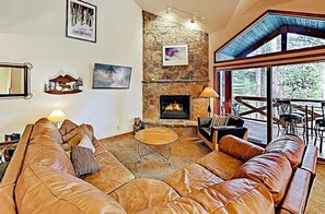 Condo (Peak 8, Spacious 2 Bedroom Rental - h) | Exterior