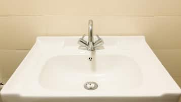 Deluxe Double Room | Bathroom | Shower, slippers, towels, soap