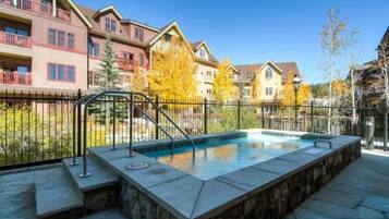 Condo (Luxury 3 Bedroom Water House on Main ) | Exterior
