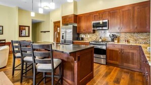 คอนโด (Luxury 3 Bedroom Water House on Main ) | บริเวณภายนอก