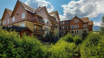 Condo (Luxury 3 Bedroom Water House on Main ) | Exterior
