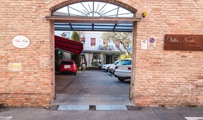 Voorkant van accommodatie