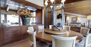 Exterior - Vail Village 5 Bedroom With Private Hot Tub - Plaza Lodge (Vail)