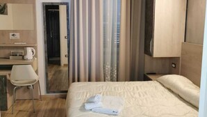 Ảnh chưa phân loại, 5 trong số 18 ảnh, nút