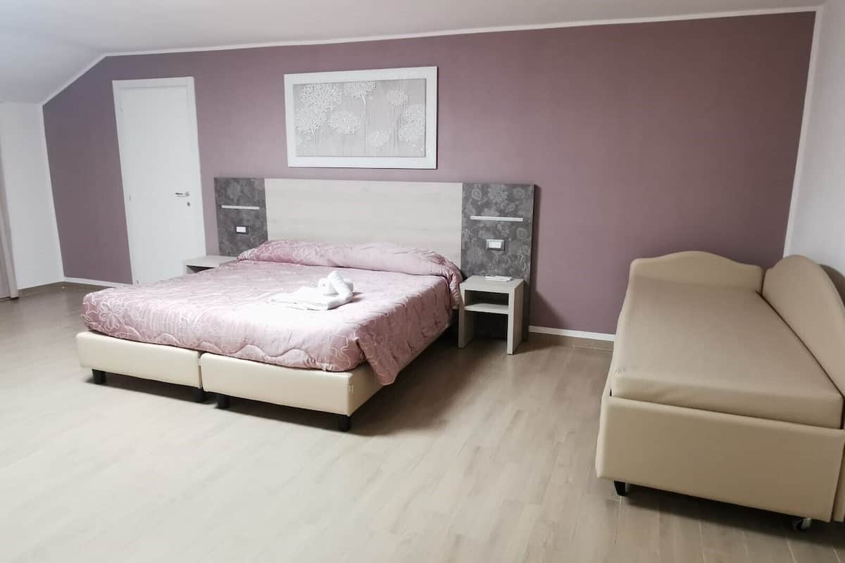 Quarto superior | 1 quarto, cofres nos quartos, ferros/tábuas de passar roupa