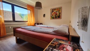 3 bedrooms, desk, iron/ironing board, travel crib - Family vacation apartment Lichtenstein (BW) (Lichtenstein)