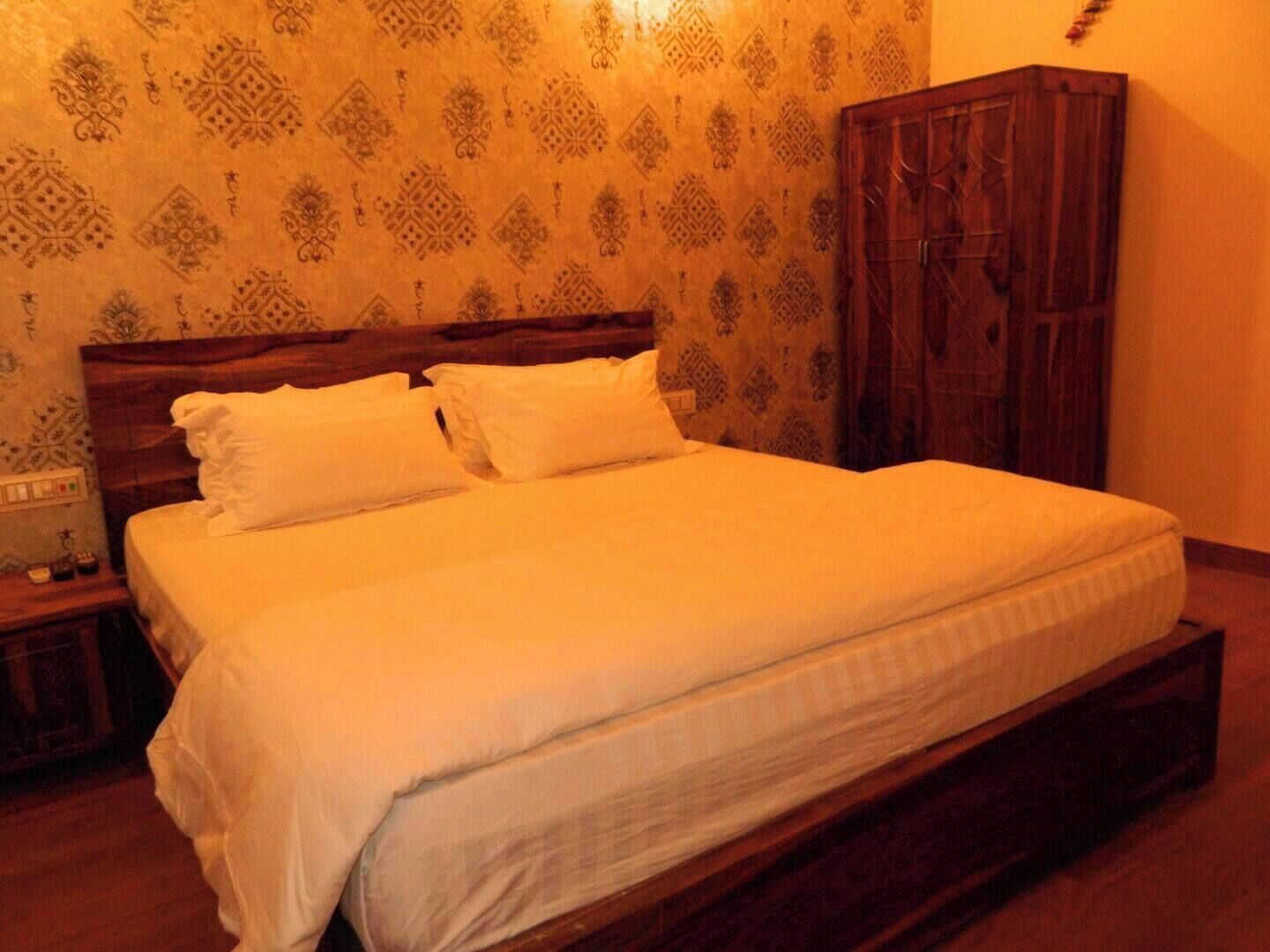 2 chambres, fer et planche à repasser, Wi-Fi, draps fournis