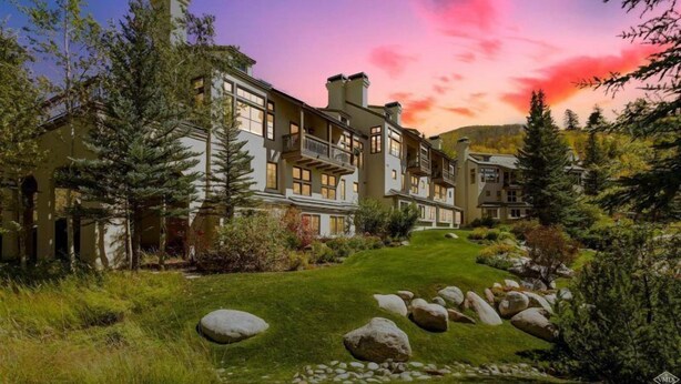 Exterior - 5 Bedroom Ski-in/ski-out Luxury Townhome in The Meadows Townhomes (Avon)