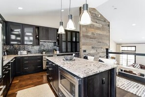 Ferienhaus (5 Bedroom Ski-In/Ski-Out Luxury Townh) | Außenbereich