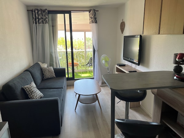 Living area - 2P Proche Port et Commerces (Agde)