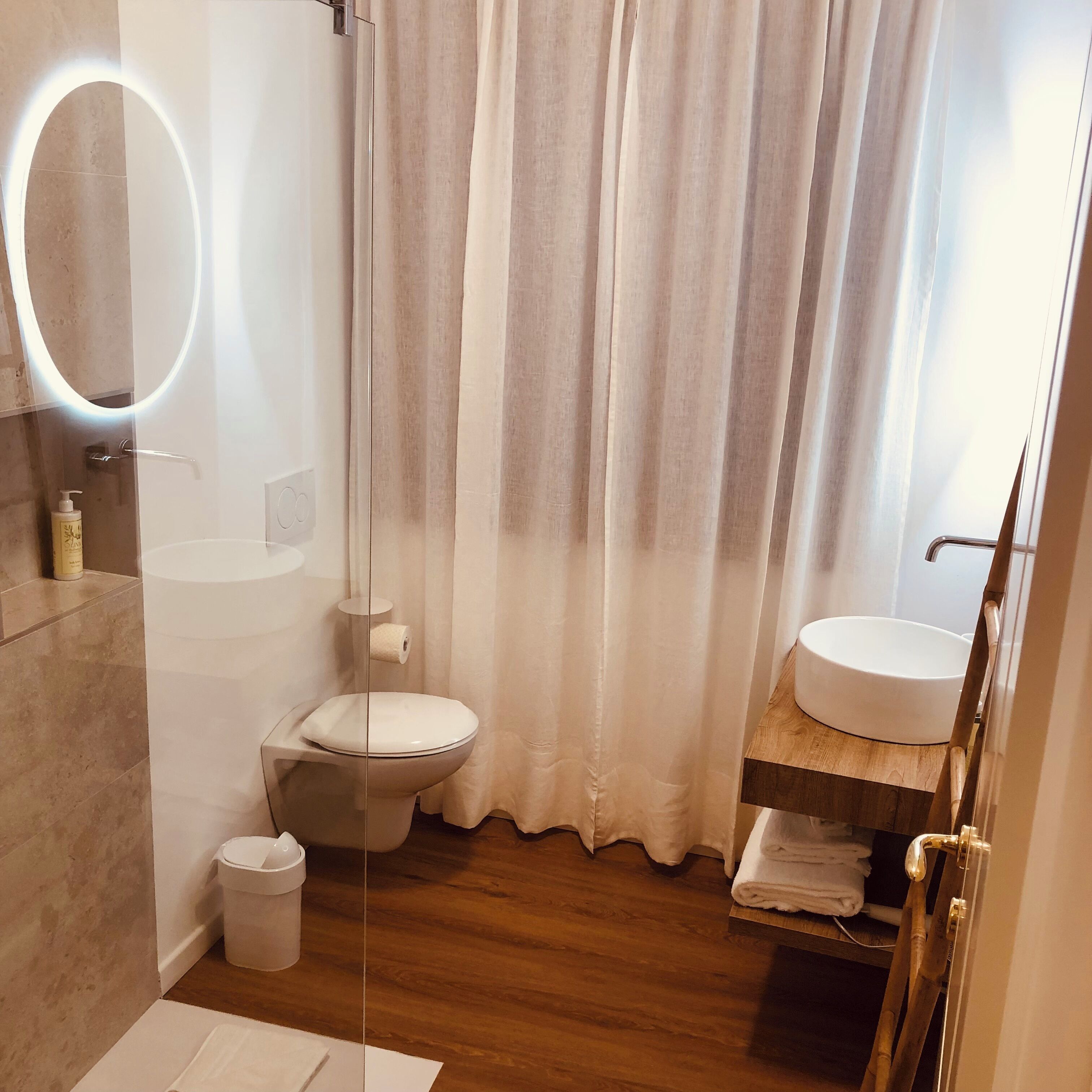 Phòng Deluxe | Phòng tắm | Máy sấy tóc 