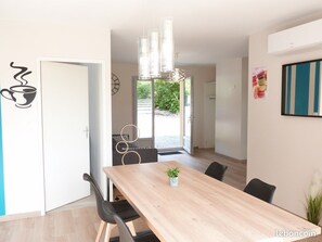 Dining - Domaine des Hameaux du Lac, 2 Chambres, 6 Pers max (SAINT PARDOUX LE LAC)