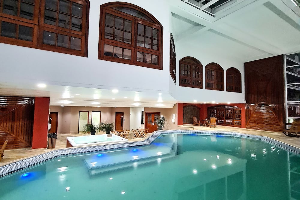 Dúplex Luxo com Piscina Aquecida, Lareira e Wifi