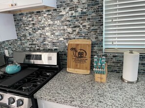 Fridge, microwave, oven, stovetop - Spectacular Ocean and Sea View (Black Point)