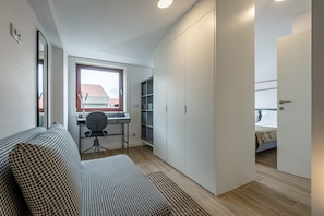 1 bedroom, soundproofing