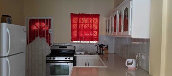 5 minutes walk to the capitol, Kingstown. Gym is one minute walk away. 