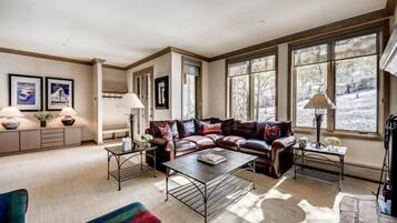 Condo (3 Bedroom Luxury Ski-In/Ski-Out Condo) | Exterior