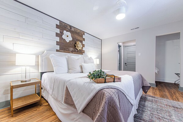 3 bedrooms, desk, iron/ironing board, WiFi