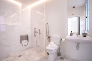 Shower, hair dryer, towels - Exclusive studio in Cádiz. Catedral I (Cadiz)