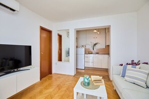TV - Sunset Oasis - One Bedroom Apartment, Sleeps 2 (Zaton)