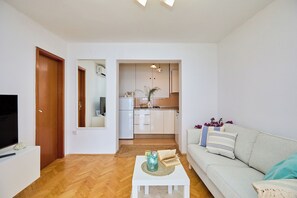 TV - Sunset Oasis - One Bedroom Apartment, Sleeps 2 (Zaton)