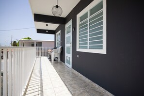 Terrace/patio - R&V Combate Beach House 1 with Pool (Cabo Rojo)